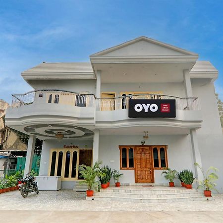 Hotel O Flagship Adbhut Moment Hotel Варанаси Екстериор снимка