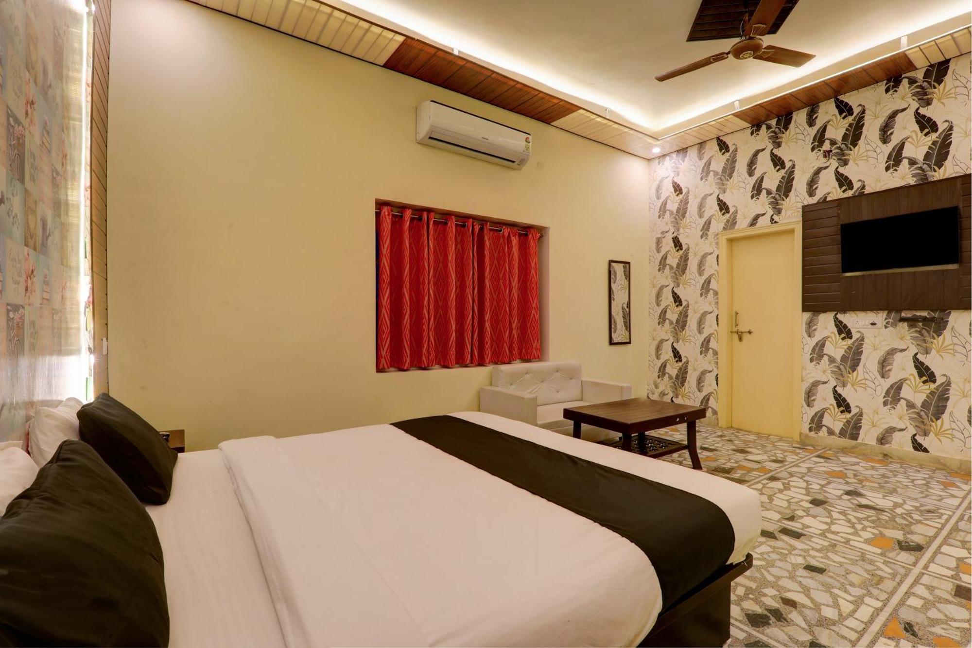 Hotel O Flagship Adbhut Moment Hotel Варанаси Екстериор снимка