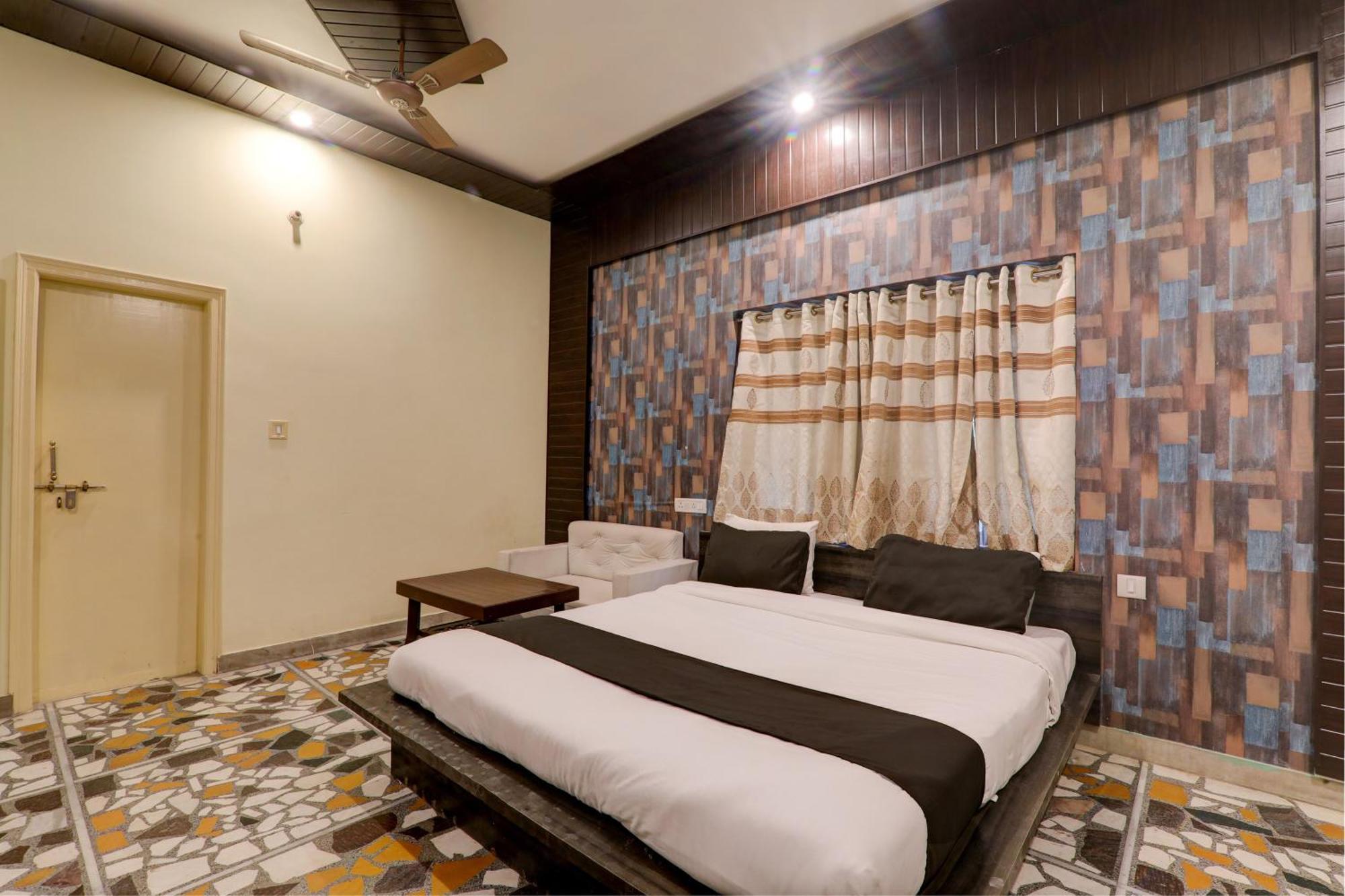 Hotel O Flagship Adbhut Moment Hotel Варанаси Екстериор снимка